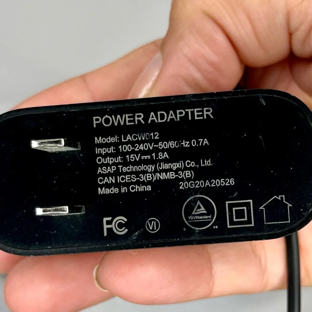 Insignia Qi Wireless Dual Charging Station